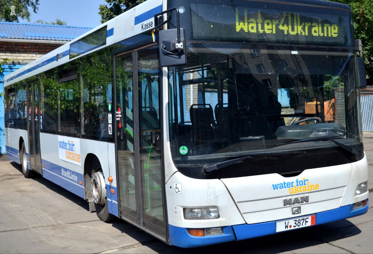 «Миколаївводоканал» отримав від німецьких волонтерів комфортабельний автобус