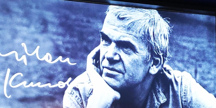 Помер автор «Нестерпної легкості буття» – письменник Мілан Кундера