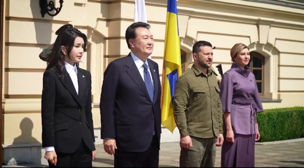 Президент України зустрівся з президентом Південної Кореї (ВІДЕО) 1