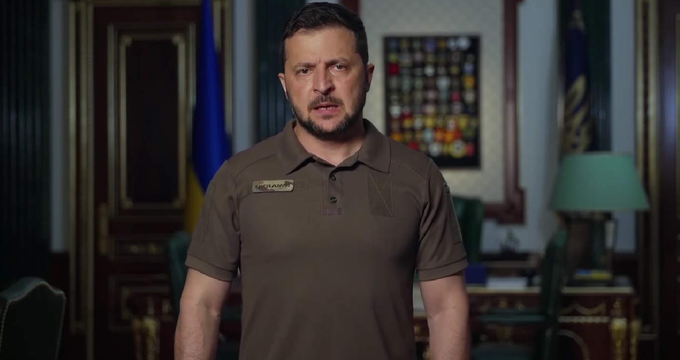 «Лише абсолютне зло може завдавати таких ударів. Буде відповідь» – звернення Зеленського про сьогоднішні російські ракетні атаки (ВІДЕО)