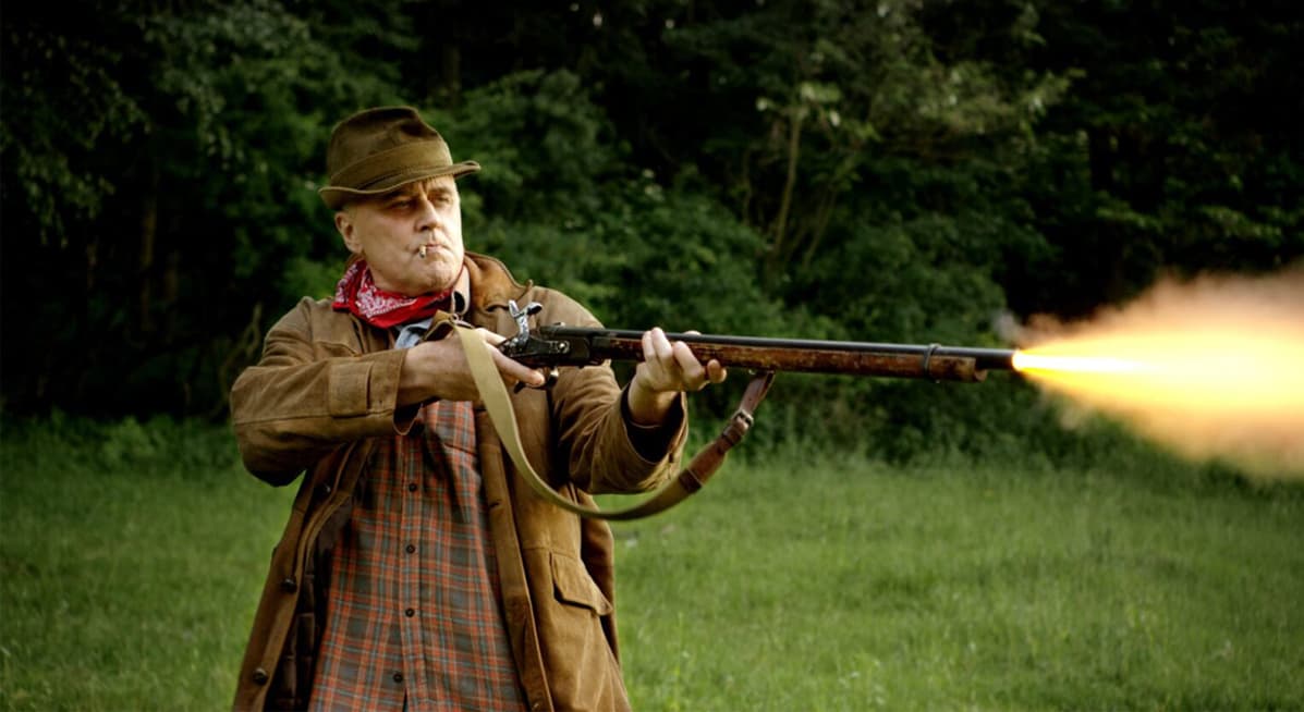 З Миколою Вереснем та Лесем Подерев’янським: вийшов трейлер чорної треш-комедії «Вересень» (ВІДЕО)