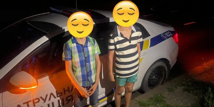 Патрульні Миколаєва повернули додому маленьких мандрівників