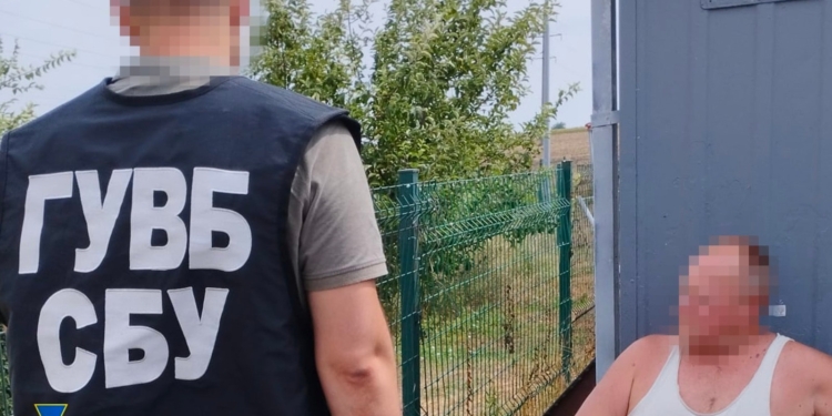 СБУ затримала бізнесмена, який за 1 млн грн хотів підкупити співробітника Служби, щоб зняти врожай на захоплених землях військового полігону на Миколаївщині