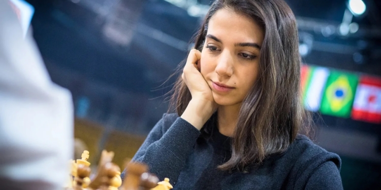 Іспанія надала громадянство іранській шахістці, яка брала участь у шаховому турнірі без хіджабу