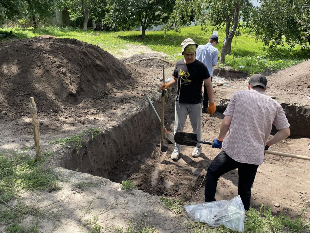 Під час розкопок на території Києво-Печерської лаври археологи знайшли артефакти часів Київської Русі (ФОТО) 14