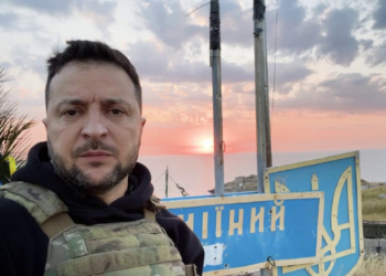 Зеленський зафіксував 500-й день війни на Зміїному (ВІДЕО)