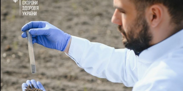 Після потопу. У Херсоні й на Миколаївщині відібрали проби ґрунту. Перші результати