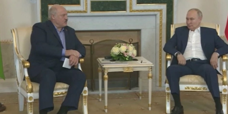 Цирк. Лукашенко “пожалівся” Путіну, що “вагнери” хочуть “йти на Польщу” (ВІДЕО)