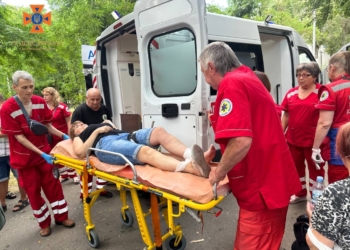 Внаслідок російської атаки на Запоріжжя травмувалося 5 людей, з них одна дитина (ФОТО)