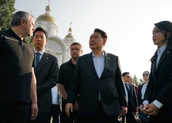 Президент Південної Кореї приїхав до України і вже відвідав Бучу (ФОТО)