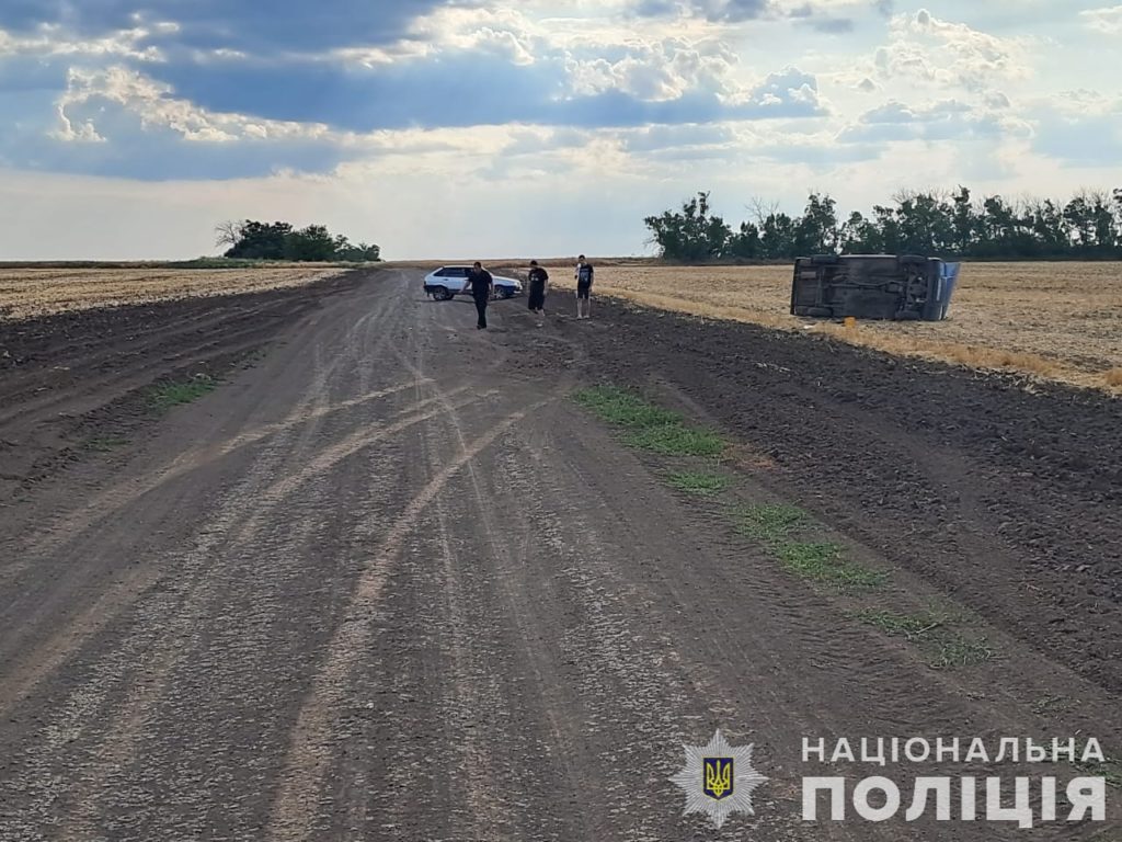 На Миколаївщині в ДТП травмувались двоє юних пасажирів ВАЗ-2107 (ФОТО) 3