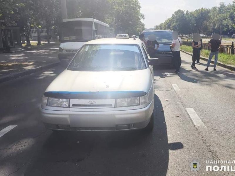 У Миколаєві внаслідок ДТП травмувався малолітній пасажир (ФОТО)