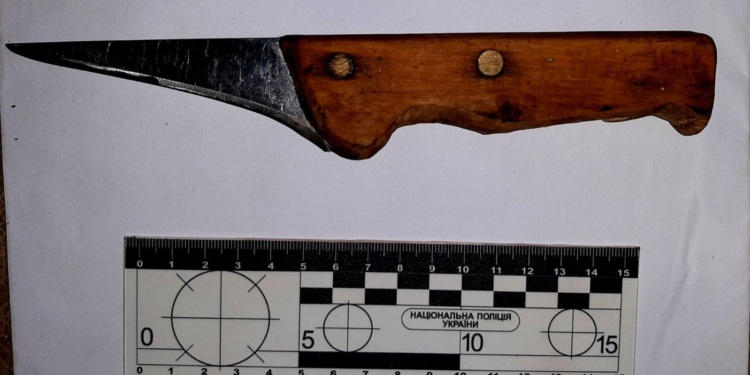 Наніс ножові поранення односельцю та втік – на Миколаївщині слідчі поліції затримали зловмисника (ФОТО)