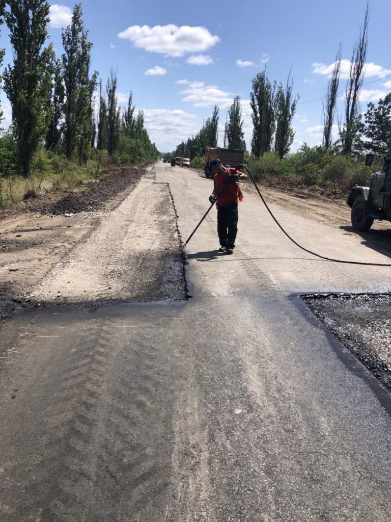 На 7 місцевих дорогах Миколаївщини минулого тижня продовжувались ремонтні роботи (ФОТО) 4