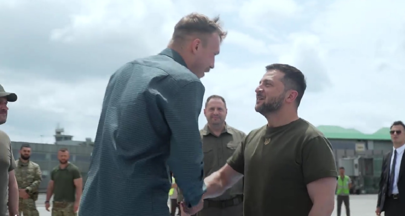 Командири захисників «Азосталі» повернулись в Україну! (ВІДЕО)