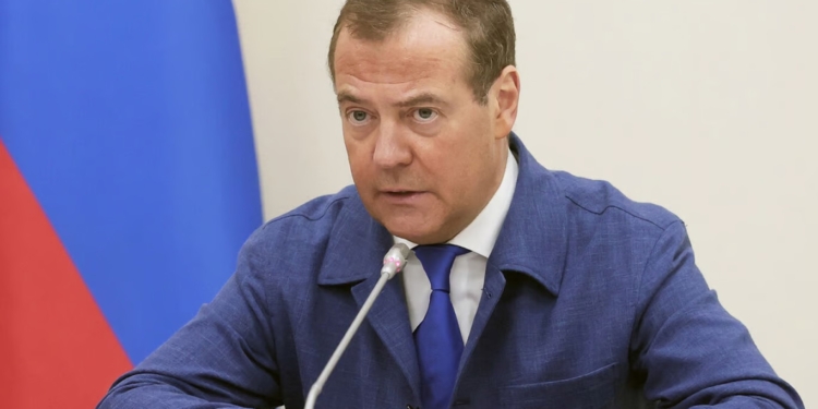 У росії застголови радбезу медведєв закликав вдарити по Південноукраїнській, Рівненській і Хмельницькій АЕС і ядерним об’єктам у Східній Європі