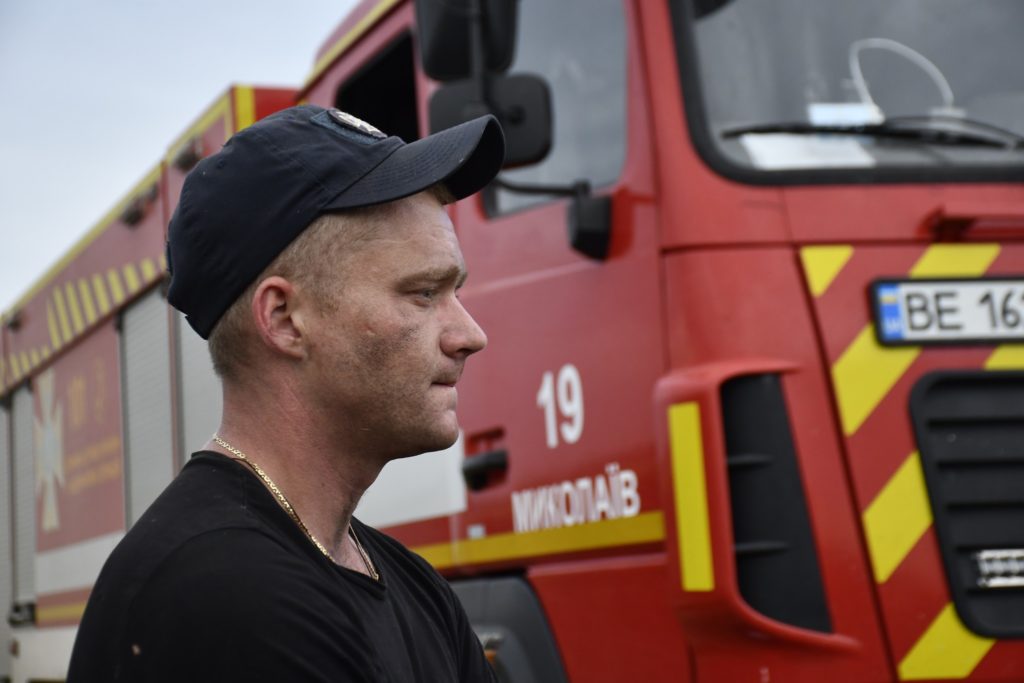На Миколаївщині понад дві доби гасили пожежу сміттєзвалища у Луговому. Але нарешті впорались (ФОТО) 49