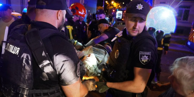 Кількість загиблих у Львові після ракетної атаки зросла до семи