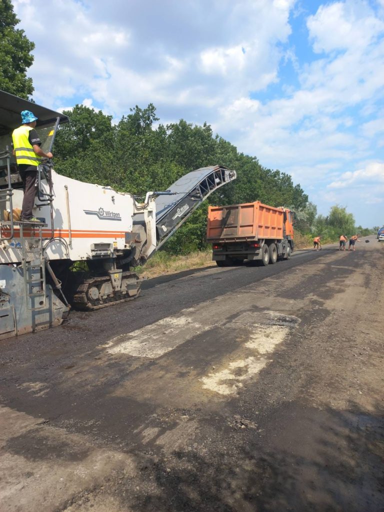 Минулого тижня дорожники працювали на ділянках 7 місцевих доріг Миколаївщини (ФОТО) 6