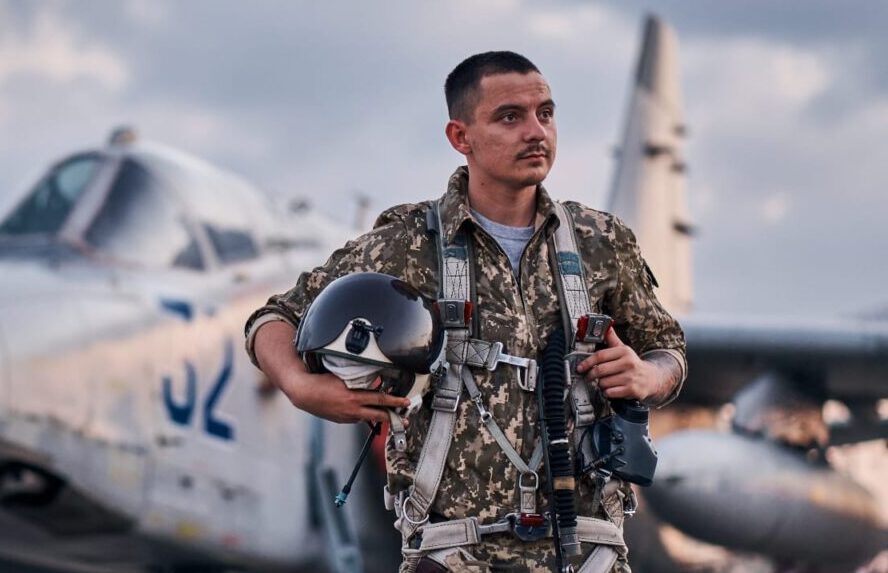 Одразу трьом пілотам Повітряних сил присвоєно звання Героїв України, з них двоє – з миколаївської бригади (ФОТО) 5