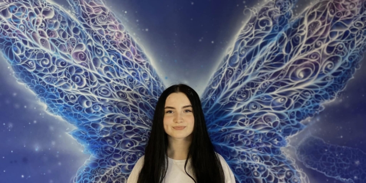 Унікальна операція. В Україні дівчині видалили пухлину мозку – вона була в свідомості і розмовляла (ФОТО)