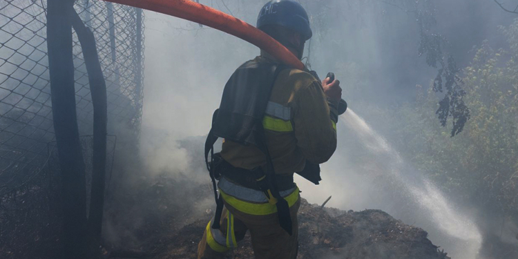 На Миколаївщині вчора загасили дві пожежі, спричинені російськими обстрілами (ФОТО)