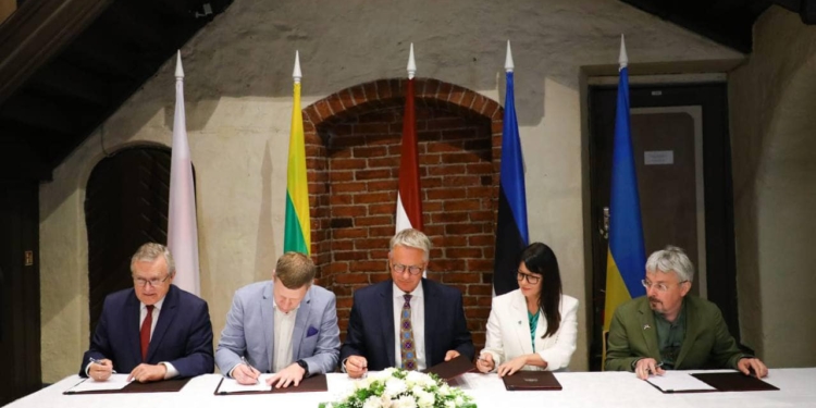 Міністри України, Латвії, Польщі, Литви, Естонії і представник ЮНЕСКО підписали Спільну декларацію щодо посилення захисту та відновлення культурної спадщини України (ФОТО)
