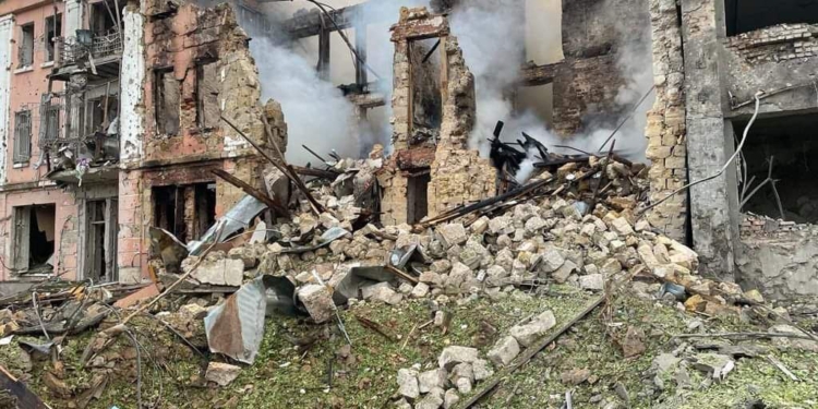 Наслідки нічної ракетної атаки росіян на Миколаїв (ФОТО)