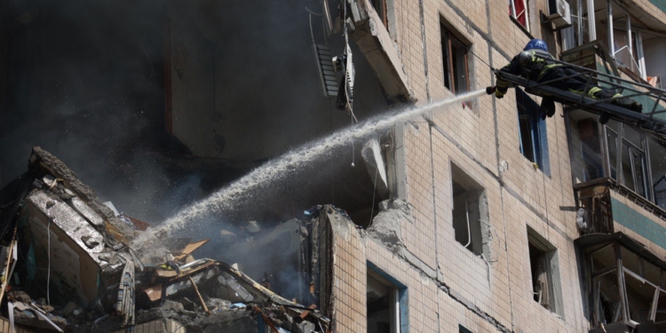 Ракетний удар росіян по Кривому Рогу: кількість загиблих збільшилась до 4 (ФОТО, ВІДЕО)