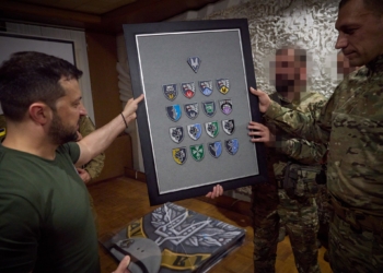 Шеврони Героїв: Зеленський показав, що йому подарували 29 липня спецпризначенці (ФОТО)