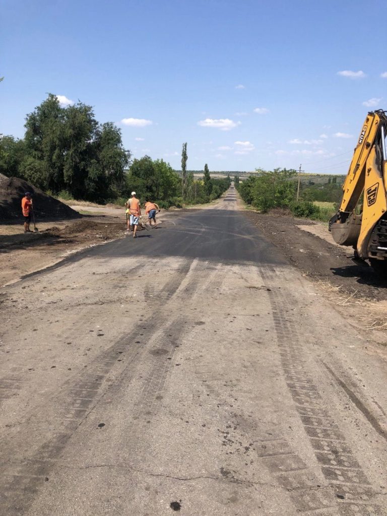 На 7 місцевих дорогах Миколаївщини минулого тижня продовжувались ремонтні роботи (ФОТО) 12