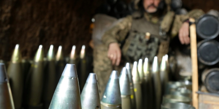 Рідкісні кадри: артилеристи миколаївської «79-ки» показали, як влучним вогнем зривають плани противника (ФОТО)