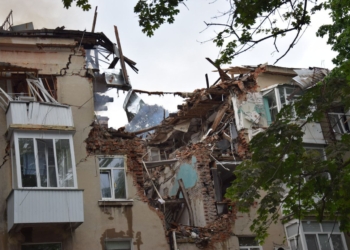Один загиблий і 16 поранених: що відомо на зараз після ранкової атаки російських ударних дронів по центру Сум (ФОТО)