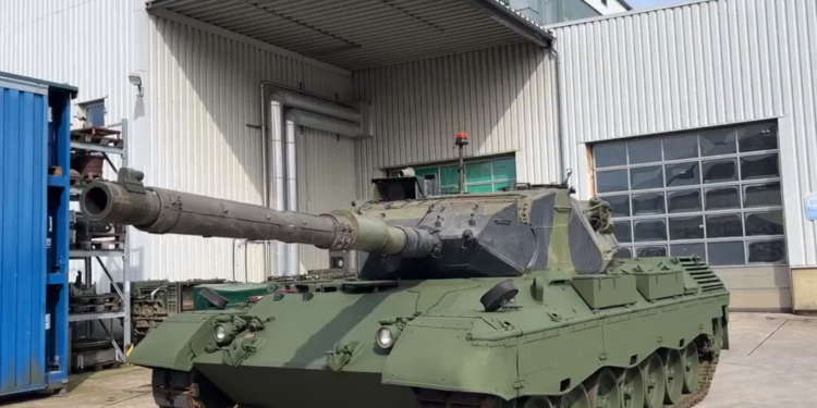 Україна отримала від Німеччини перших 10 танків Leopard