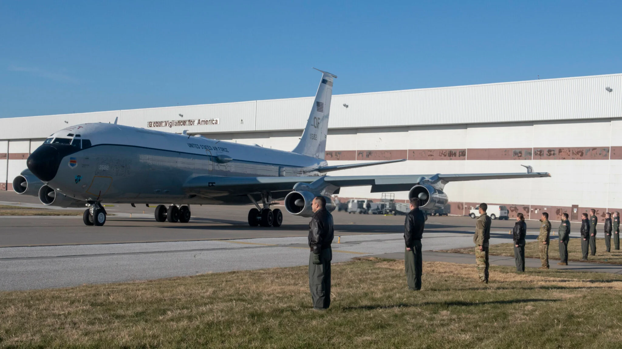 До Європи прибув літак для ядерного моніторингу