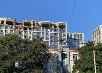 Будинок, в який влучила ракета в Дніпрі, був незаселений, – Філатов (ФОТО, ВІДЕО)