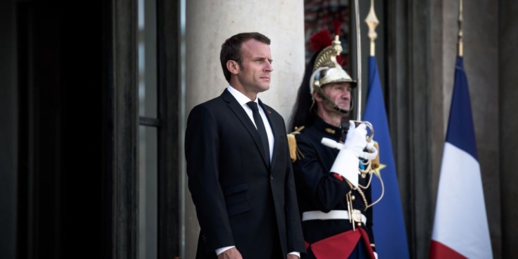 До резиденції Макрона надіслали листа з відрізаним людським пальцем