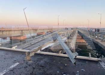Один проліт Кримського мосту зруйнований, ще один пошкоджений (ФОТО, ВІДЕО) ОНОВЛЕНО