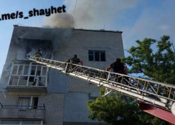 Через обстріл росіянами Очакова постраждала 5-поверхівка, є поранені (ФОТО)