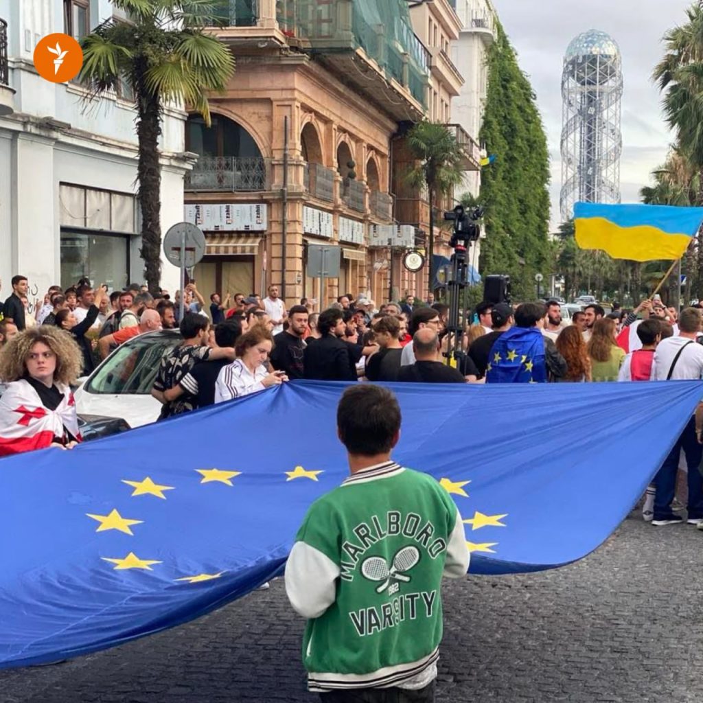 В Грузії протестували проти російського круїзного лайнера, на акції затримали українку (ФОТО, ВІДЕО) 10