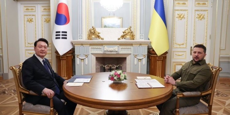 Україна хоче від південнокорейського бізнесу інвестицій в заводи з виробництва акумуляторів та електромобілів