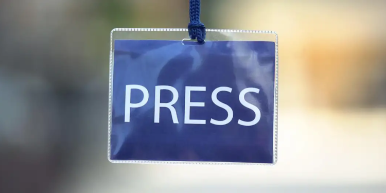 Оператор DW поранений на Донбасі касетними боєприпасами РФ – в 23 км від передової