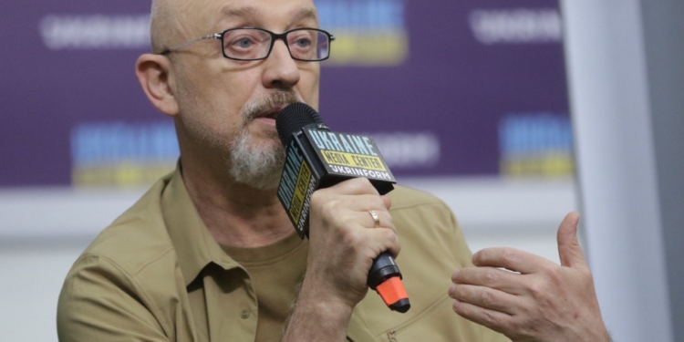 Як тільки будуть готові інфраструктура й пілоти, спроможні виконувати бойові завдання, партнери приймуть рішення про F-16, – Резніков