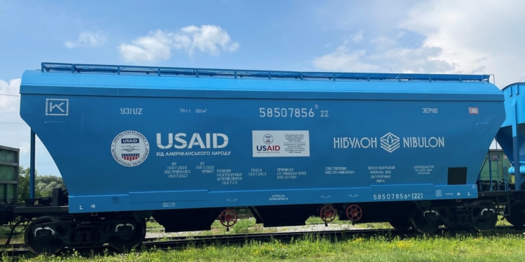 USAID закупив 50 вагонів-зерновозів для НІБУЛОНу (ФОТО)
