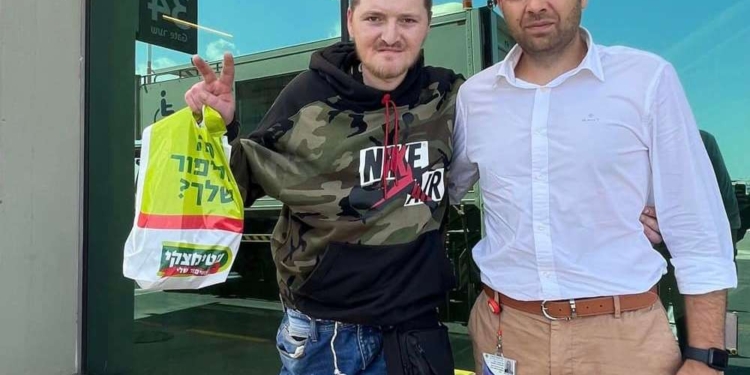 Не військовий. МЗС відшукало українця з ампутованою ногою, якого в Тель-Авіві зі свого рейсу зсадила угорська компанія Wizz Air, і допомогло йому (ФОТО)