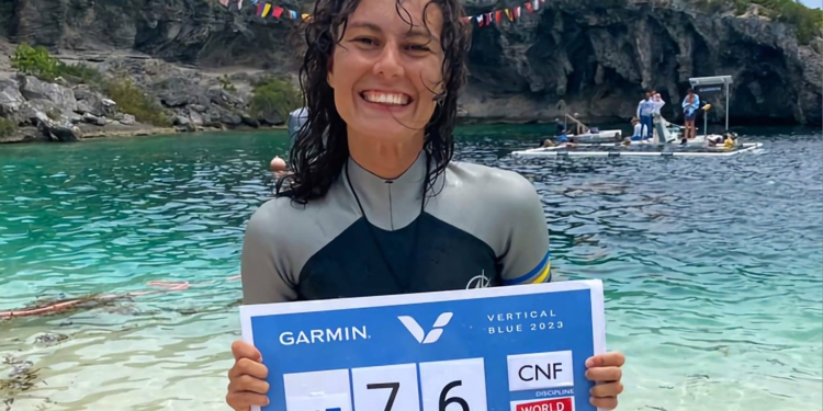 Харків’янка встановила новий світовий рекорд у фрідайвінгу, пірнувши без ласт на глибину 76 м (ФОТО)