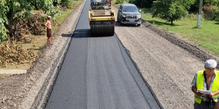 На 7 місцевих дорогах Миколаївщини минулого тижня продовжувались ремонтні роботи (ФОТО)