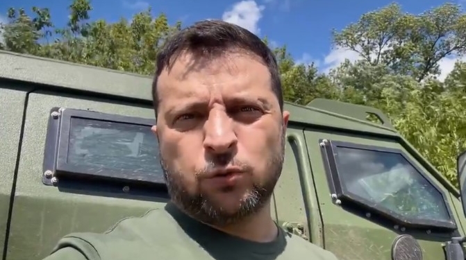 Зеленський записав відеозвернення з Бахмутського напрямку (ВІДЕО)