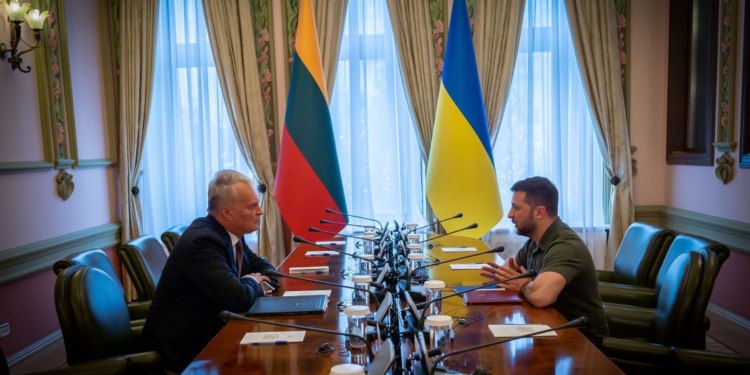 До Києва прибувають гості: Зеленський зустрівся з президентом Литви, головою та членом Президії Боснії і Герцеговини і прем’єром Молдови (ФОТО)