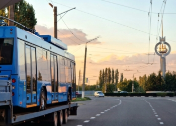До Миколаєва прибув ще один новий тролейбус «Дніпро»